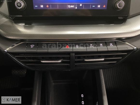 KAMER DEN 2022 SKODA OCTAVİA 1.0 E-TEC ELİTE HYBRİD OTOMATİK