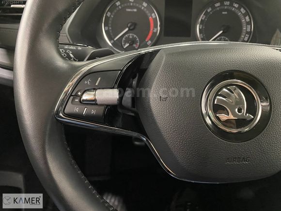 KAMER DEN 2022 SKODA OCTAVİA 1.0 E-TEC ELİTE HYBRİD OTOMATİK