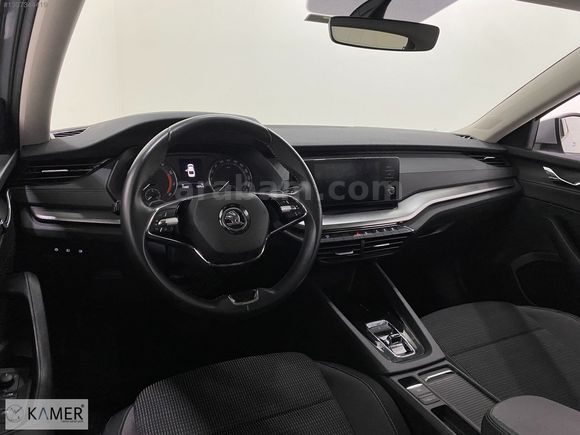 KAMER DEN 2022 SKODA OCTAVİA 1.0 E-TEC ELİTE HYBRİD OTOMATİK