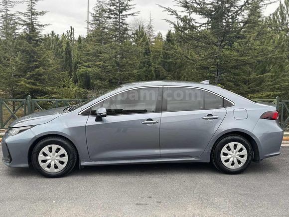 2021 COROLLA 1.5 - HATASIZ - TRAMERSİZ - TEK PARÇA LOKAL BOYALI