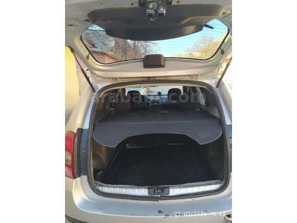Değişensiz Hasar kayıtsız 2011 model 1.5 DCI 4×2