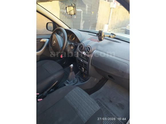 Değişensiz Hasar kayıtsız 2011 model 1.5 DCI 4×2