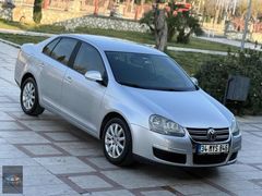 ALEV AUTO'DAN VOLKSWAGEN JETTA 1.6 FSİ MİDLİNE KREDİ & K. KARTI