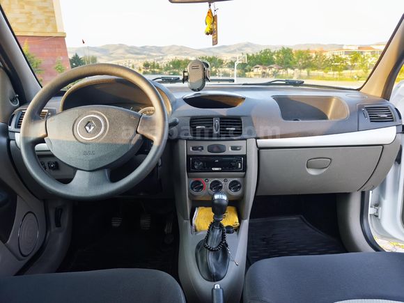 DEĞİŞENSİZ & BOYASIZ / 2012 Renault Symbol Authentique Edition / 133.000 KM