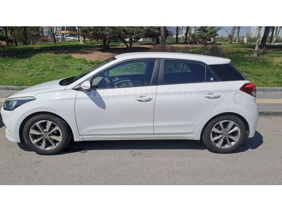 Sahibinden Hyundai i20 1.2 MPI Style 2017 Model 