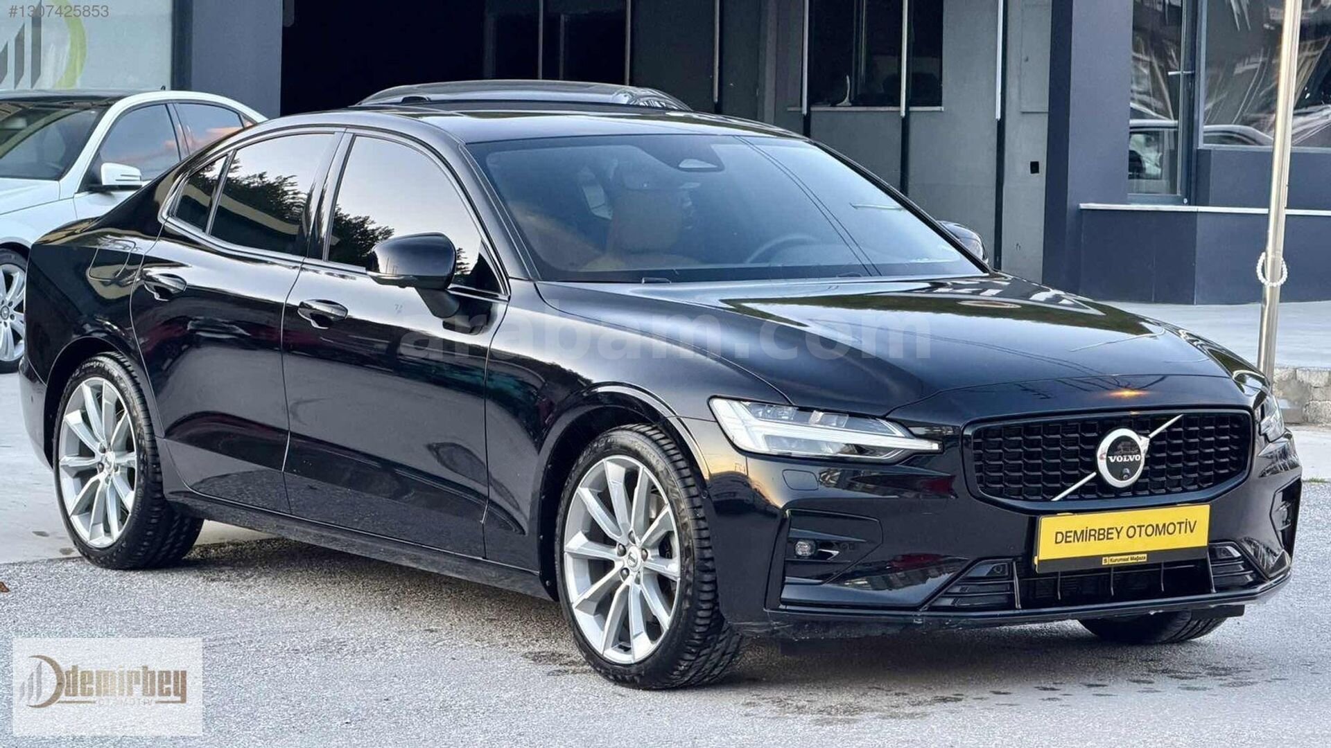 Galeriden Volvo S60 2.0 B5 Plus Dark 2023 Model Kütahya 33.500 km Siyah 1
