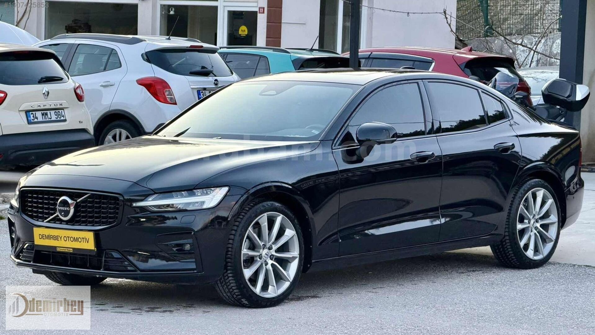Galeriden Volvo S60 2.0 B5 Plus Dark 2023 Model Kütahya 33.500 km Siyah 3