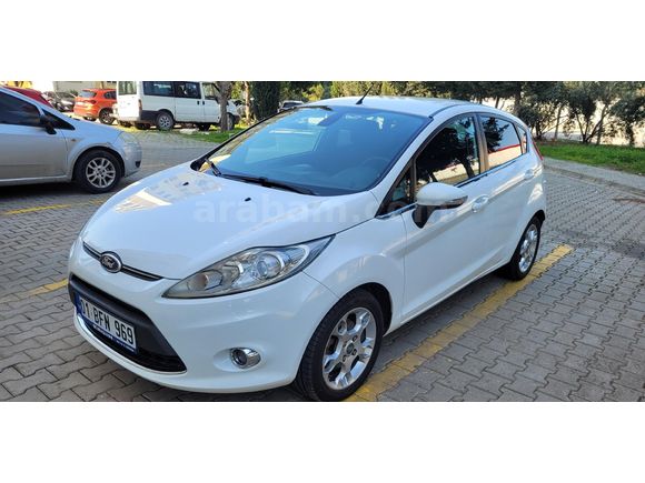 ÇOK NADİR BULUNACAK TEMİLİKTE 2.Sahibinden 2. ay 2013 çıkışlı çok temiz Ford Fiesta 1.4 TDCi Titanium 2012 Model