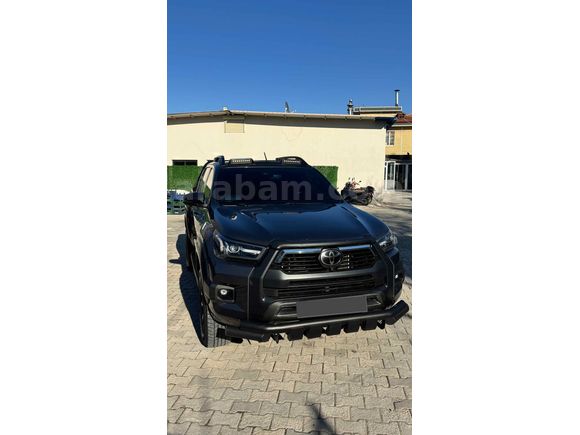 Sahibinden EKSTRALI Toyota Hilux 2.4 D-4D 4x4 Invincible 2022 Model 