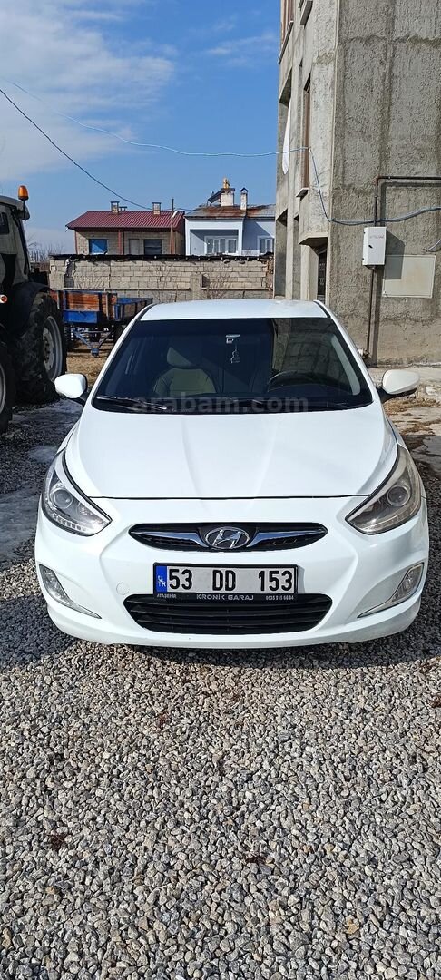 Sahibinden Hyundai Accent Blue 1.6 CRDI Prime 2014 Model Van 224.000 km Beyaz 1