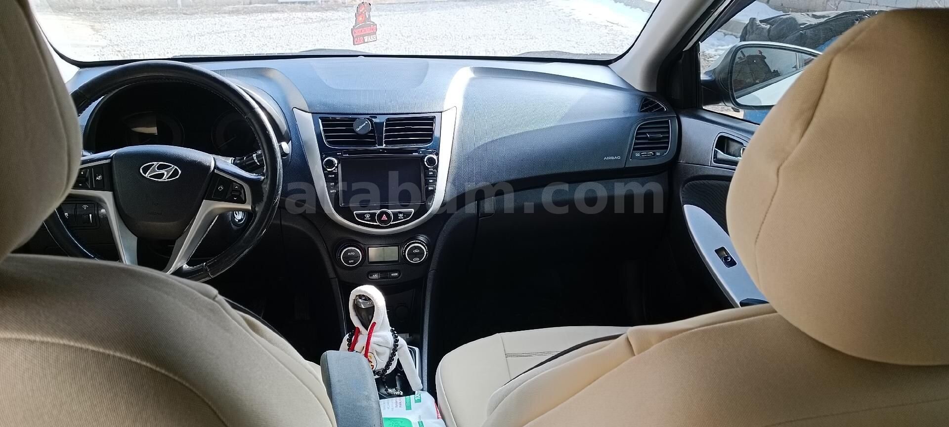 Sahibinden Hyundai Accent Blue 1.6 CRDI Prime 2014 Model Van 224.000 km Beyaz 6