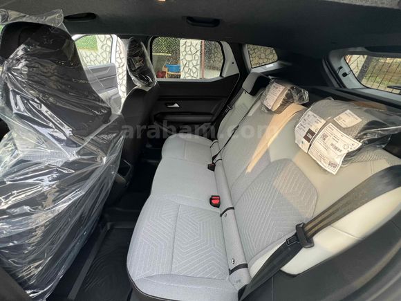 Galeriden Renault Duster 1.3 TCe Techno 2025 Model sıfır poşetler üstünde satışa hazır Hatay