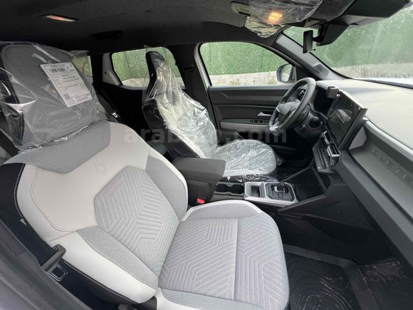 Galeriden Renault Duster 1.3 TCe Techno 2025 Model sıfır poşetler üstünde satışa hazır Hatay