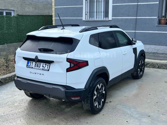 Galeriden Renault Duster 1.3 TCe Techno 2025 Model sıfır poşetler üstünde satışa hazır Hatay
