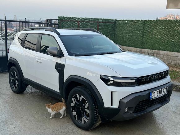 Galeriden Renault Duster 1.3 TCe Techno 2025 Model sıfır poşetler üstünde satışa hazır Hatay
