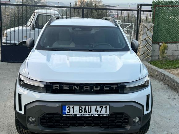 Galeriden Renault Duster 1.3 TCe Techno 2025 Model sıfır poşetler üstünde satışa hazır Hatay