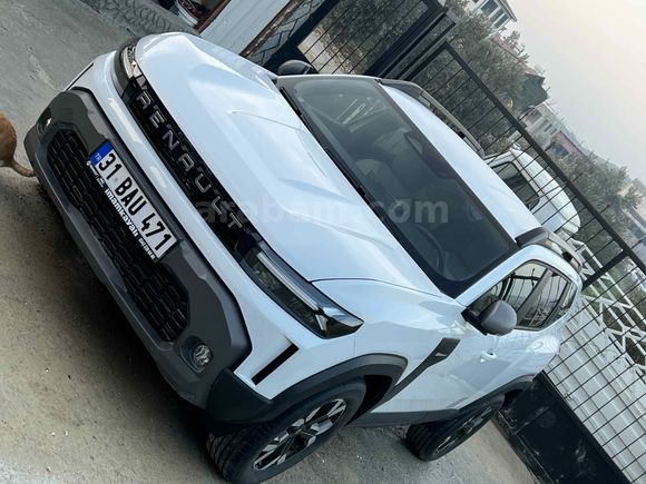 Galeriden Renault Duster 1.3 TCe Techno 2025 Model sıfır poşetler üstünde satışa hazır Hatay