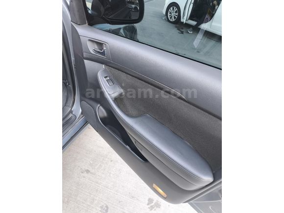 Sahibinden Toyota Avensis 1.6 Comfort 2004 Model