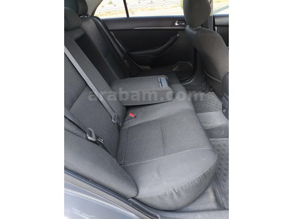Sahibinden Toyota Avensis 1.6 Comfort 2004 Model