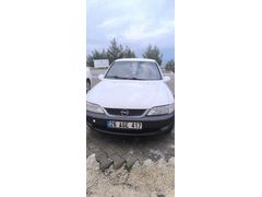 Sahibinden Opel Vectra 1.6 1996 Model  368.000 km Beyaz