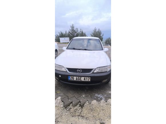 Sahibinden Opel Vectra 1.6 1996 Model  368.000 km Beyaz