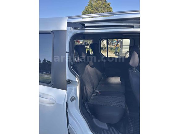 Sahibinden Ford Tourneo Courier 1.5 EcoBlue Titanium 2024 Model 