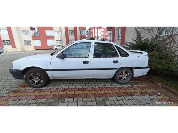 ACİL Opel Vectra 1.8 GL 1993 Model