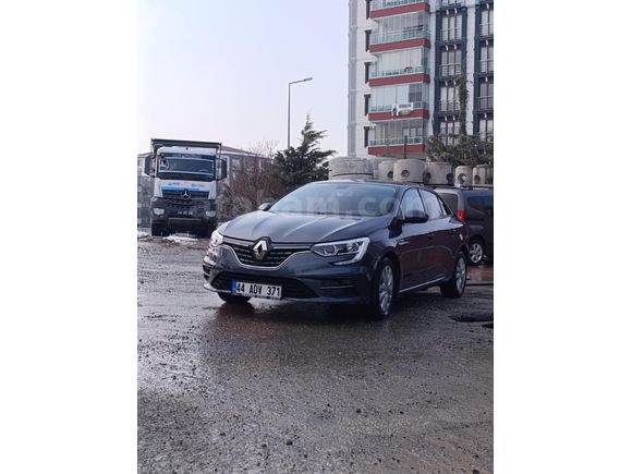 Sahibinden Renault Megane 1.3 TCe Joy Comfort 2022 Model
