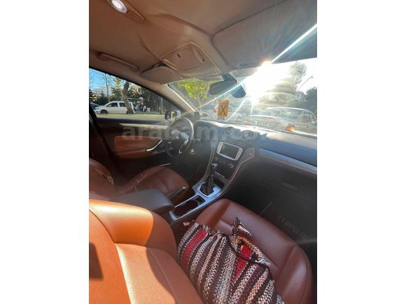 Sahibinden Ford Mondeo 2.0 TDCi Selective 2011 Model  268.000 km Beyaz