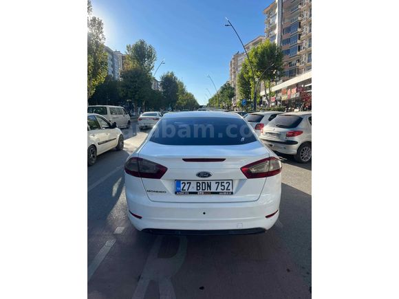 Sahibinden Ford Mondeo 2.0 TDCi Selective 2011 Model  268.000 km Beyaz