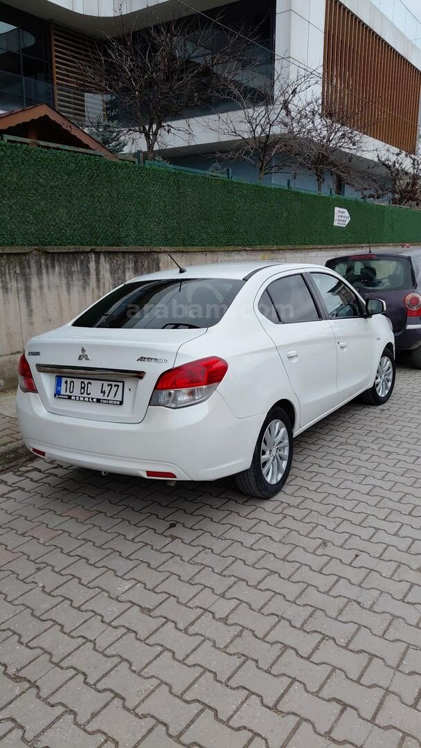 Sahibinden Mitsubishi Attrage 1.2 Intense 2014 Model Kocaeli 235.000 km Beyaz 4