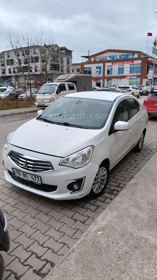Sahibinden Mitsubishi Attrage 1.2 Intense 2014 Model Kocaeli 235.000 km Beyaz 1