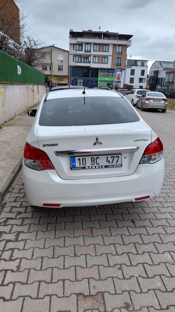 Sahibinden Mitsubishi Attrage 1.2 Intense 2014 Model Kocaeli 235.000 km Beyaz 3