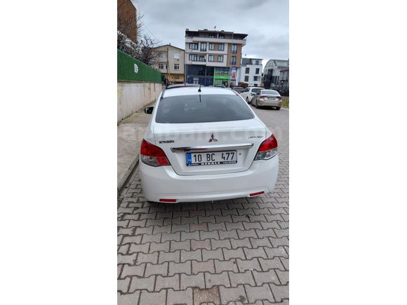 Sahibinden Mitsubishi Attrage 1.2 Intense 2014 Model