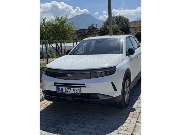 Sahibinden Opel Grandland 1.2 Turbo Hybrid Edition 2025 Model 