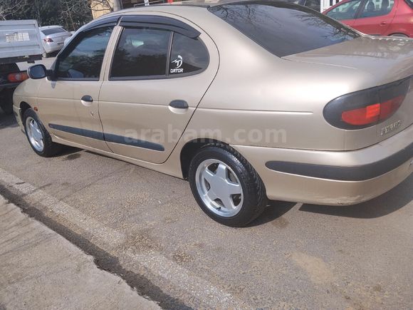 Sahibinden Renault Megane 2.0 RXT 1998 Model