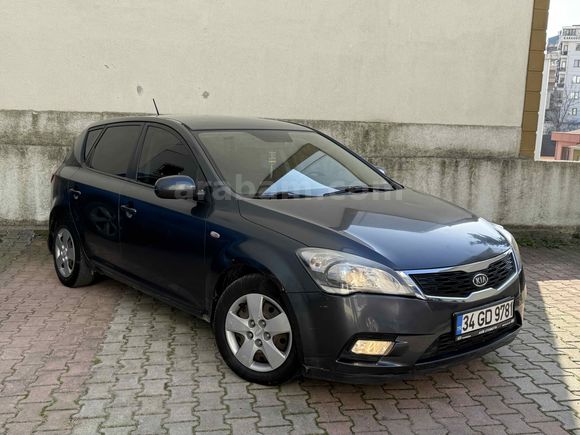 Sahibinden Kia Ceed 1.6 CRDi Cool 2011 Model 