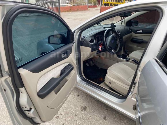 Sahibinden Ford Focus 1.6 TDCi Ghia 2005 Model 