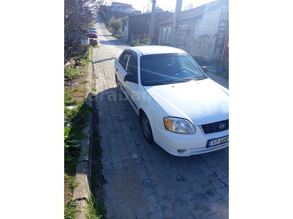Sahibinden Hyundai Accent 1.3 GL Active 2005 Model  330.000 km Beyaz