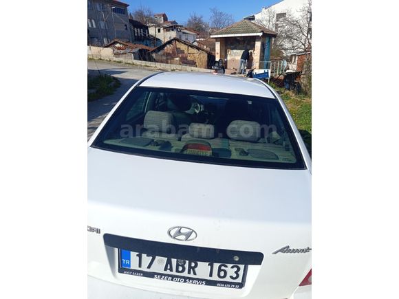 Sahibinden Hyundai Accent 1.3 GL Active 2005 Model  330.000 km Beyaz