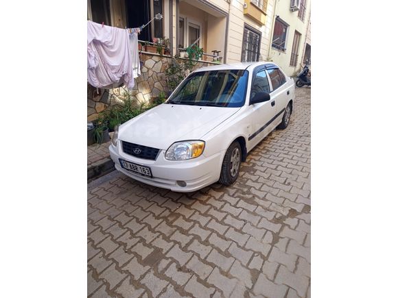 Sahibinden Hyundai Accent 1.3 GL Active 2005 Model  330.000 km Beyaz