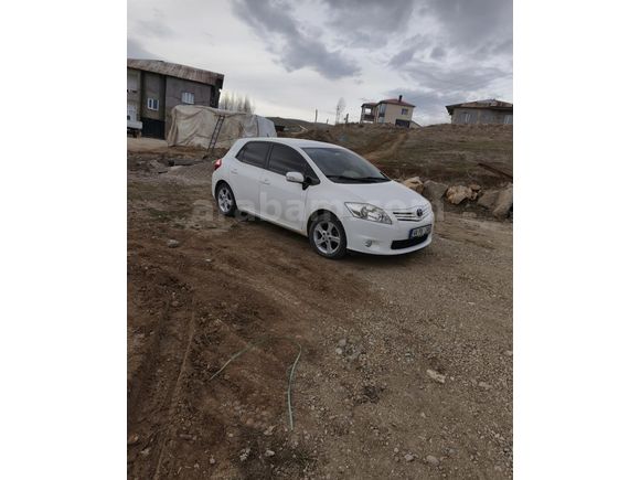 Sahibinden Toyota Auris 1.4 D-4D Comfort Extra 2012 Model