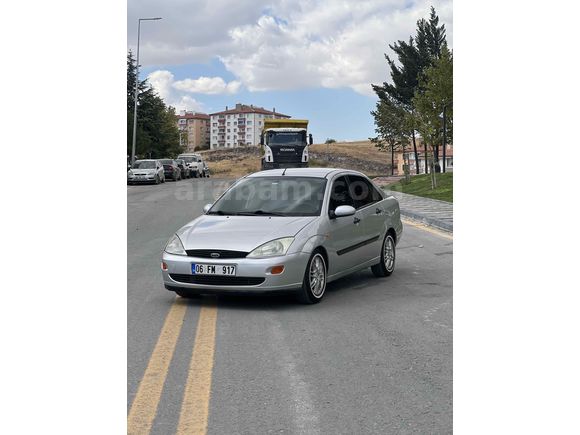 Sahibinden Ford Focus 1.6 Ghia 2001 Model 