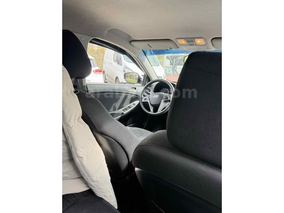 Sahibinden Hyundai Accent Blue 1.4 D-CVVT Mode Plus 2015 Model 