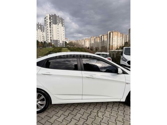 Sahibinden Hyundai Accent Blue 1.4 D-CVVT Mode Plus 2015 Model 