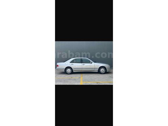 Sahibinden Mercedes - Benz E 200 Kompressor Elegance 2001 Model  427.000 km Gri (Gümüş)