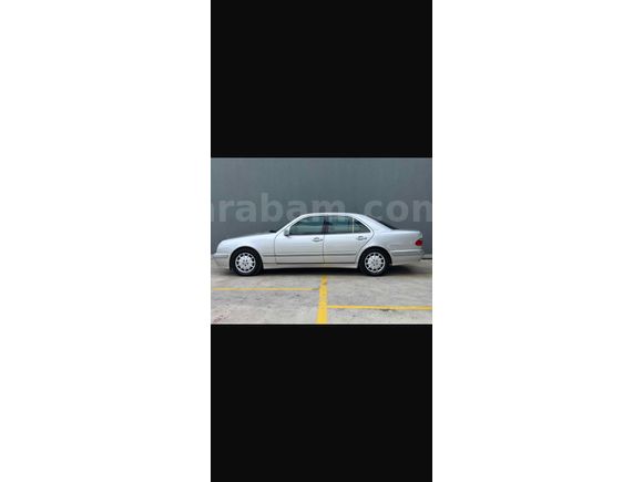 Sahibinden Mercedes - Benz E 200 Kompressor Elegance 2001 Model  427.000 km Gri (Gümüş)