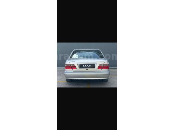 Sahibinden Mercedes - Benz E 200 Kompressor Elegance 2001 Model  427.000 km Gri (Gümüş)