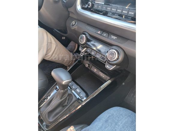 Sahibinden Kia Stonic 1.0 T-GDI Prestige Plus 2025 Model  6.000 km Kırmızı