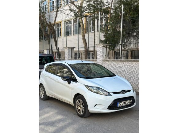 Sahibinden Ford Fiesta 1.4 TDCi Trend 2011 Model  380.000 km Beyaz